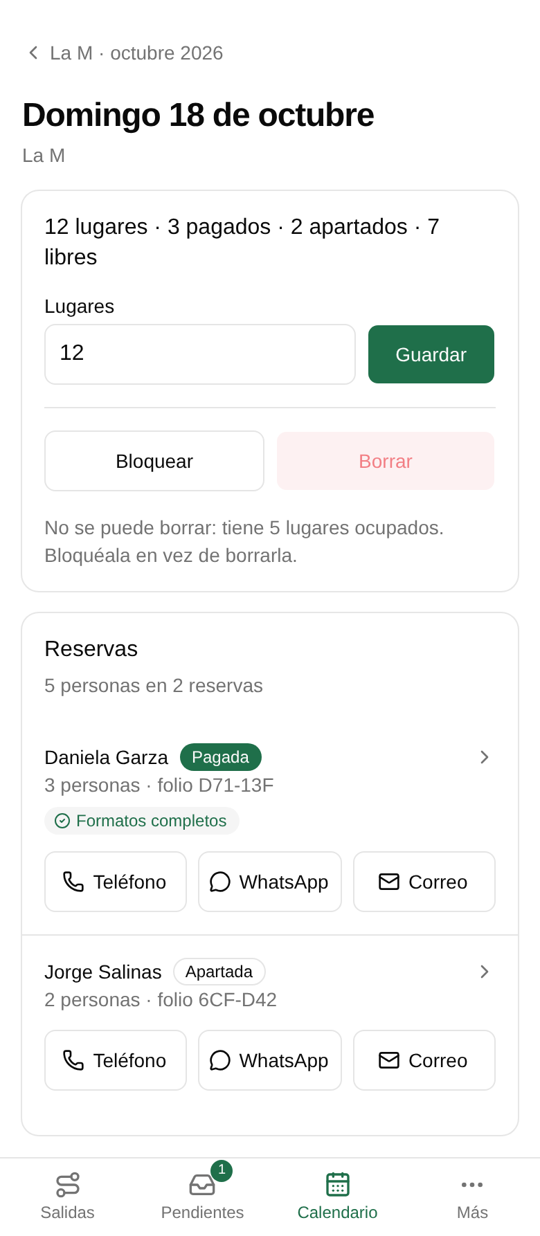 En el mes de la ruta, toca la fecha. Arriba ves los lugares; abajo, quién reservó.